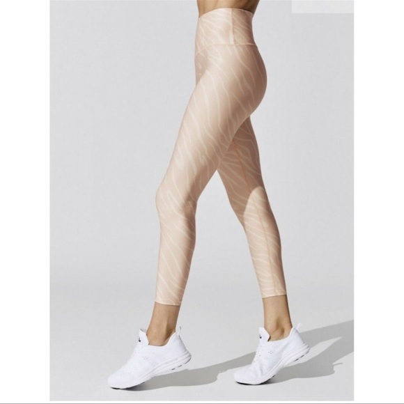 Carbon38 Longline Bra Tank Top & Printed High Rise 7/8 Legging Set (S&M) - Picture 2 of 13